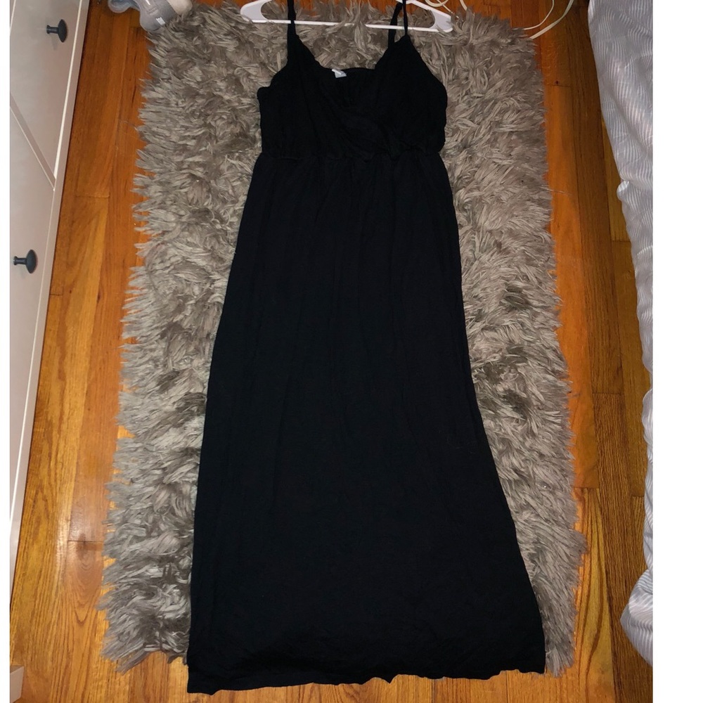 Black V-Neck Crossover Maxi Dress